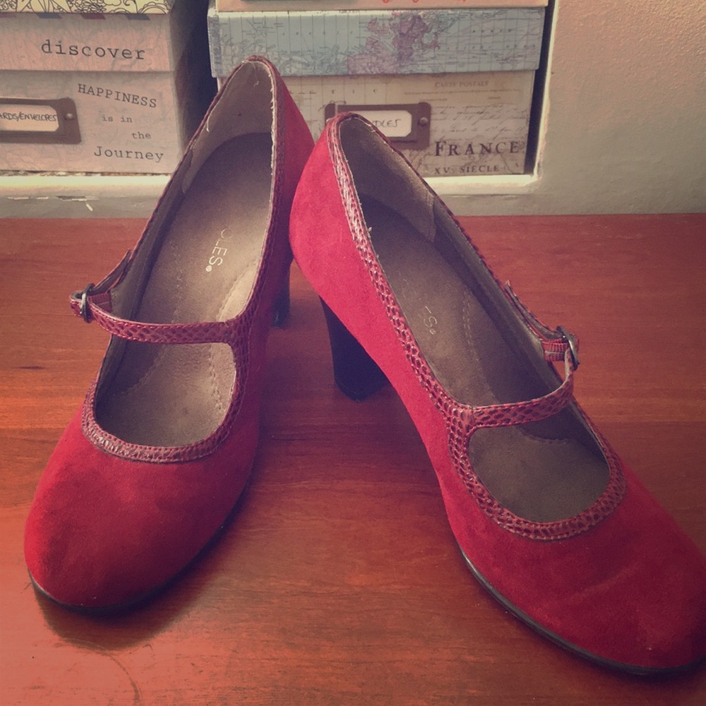 Beautiful Red Suede Pumps